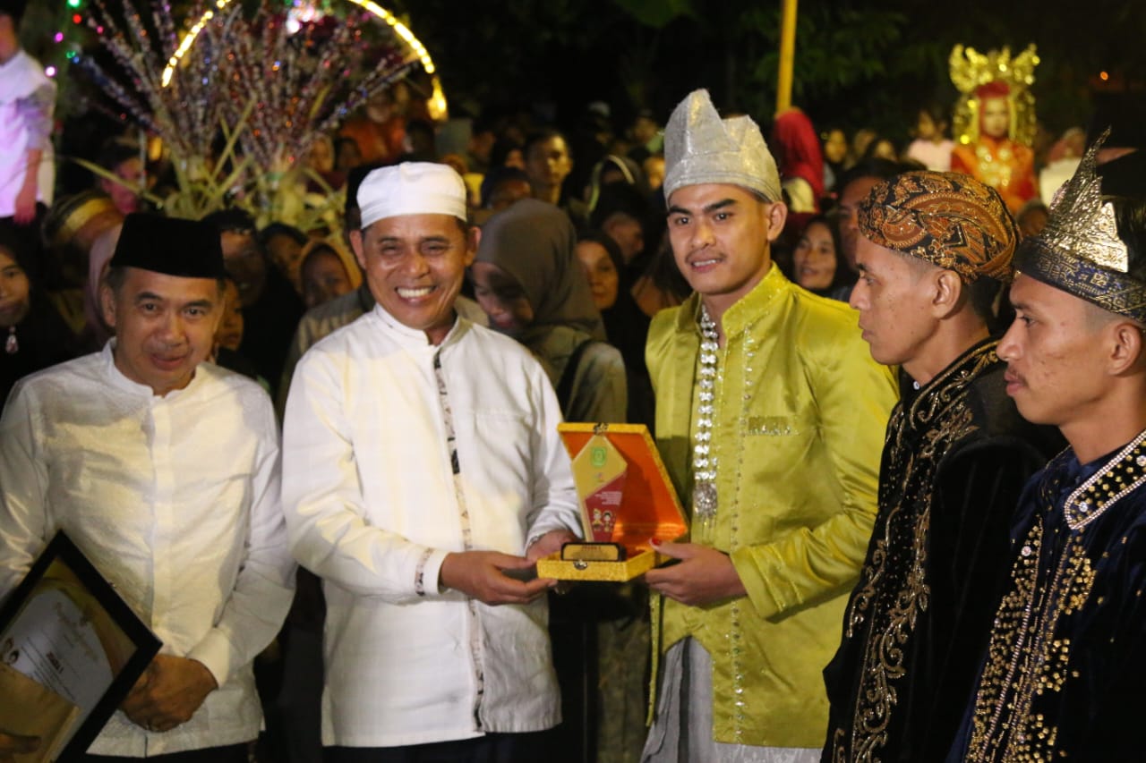 Pj Bupati Herman Hadiri Festival Budaya Begarakan Penganten Sahur