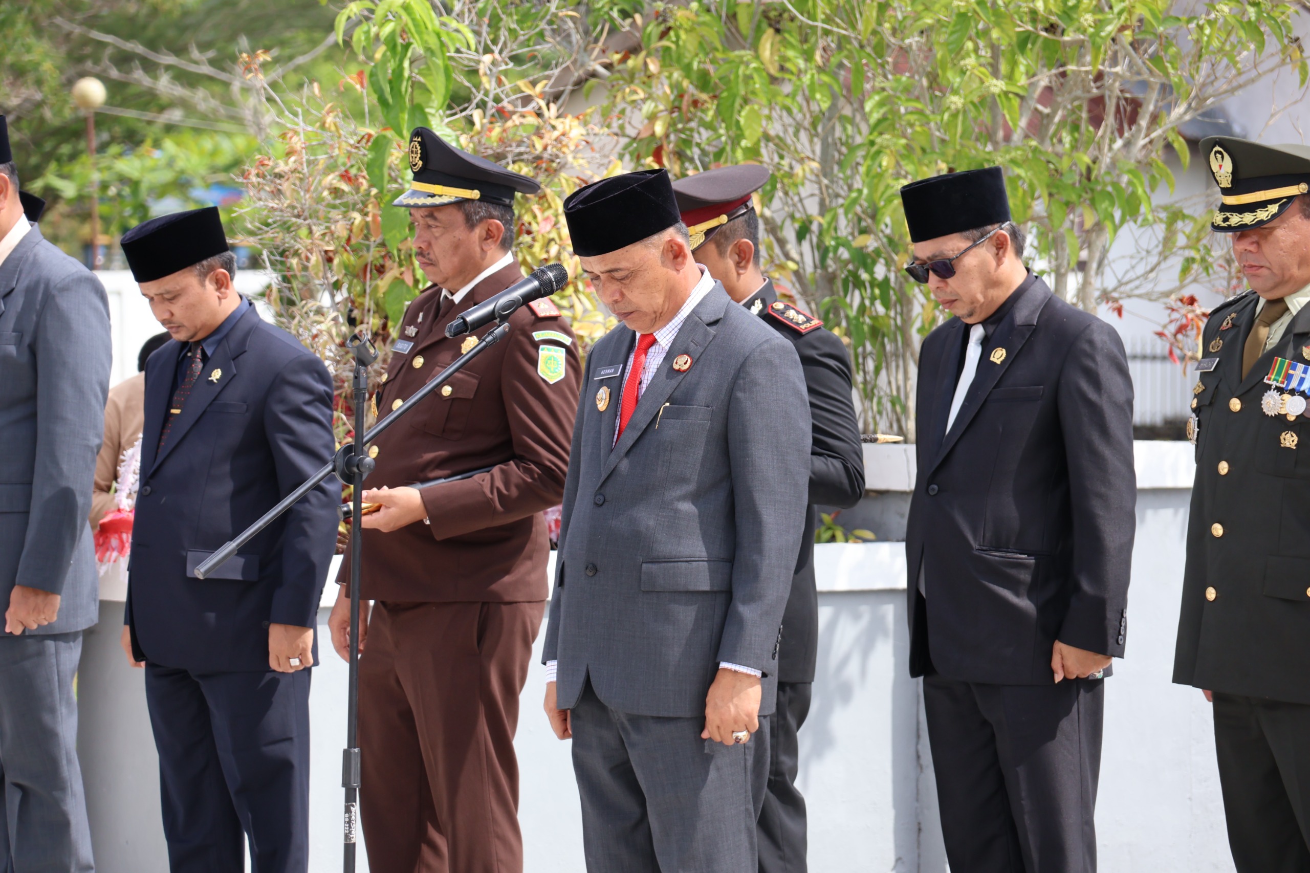 Bupati Inhil Pimpin Upacara Ziarah Nasional di TMP Yudha Bhakti